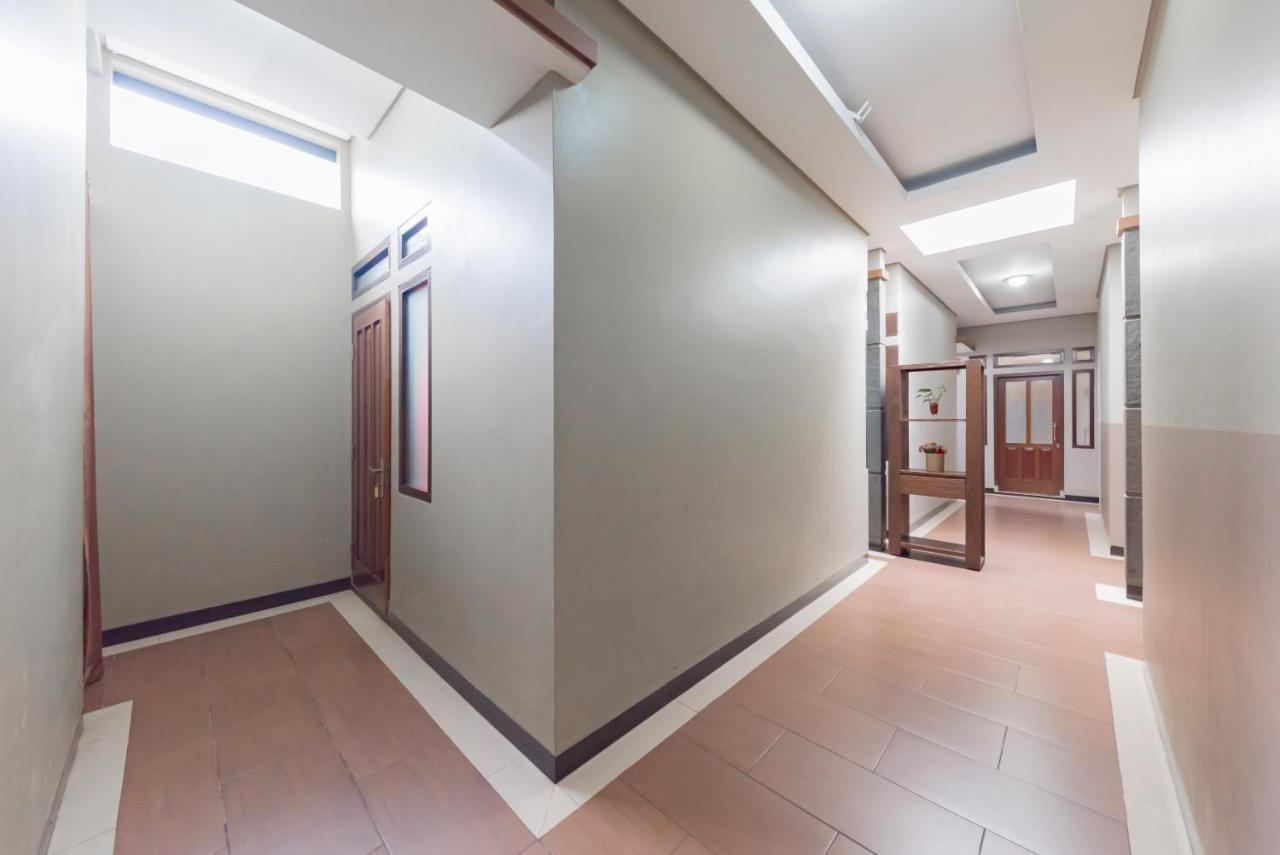 Reddoorz Syariah Near Politeknik Negeri Bandung Campus Hotel Cimahi Eksteriør billede